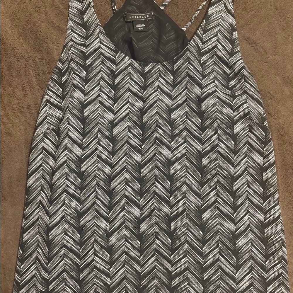 Metaphor Black and White tank
